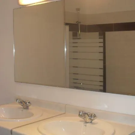 Apartment 13 Rue De La Fontaine F11